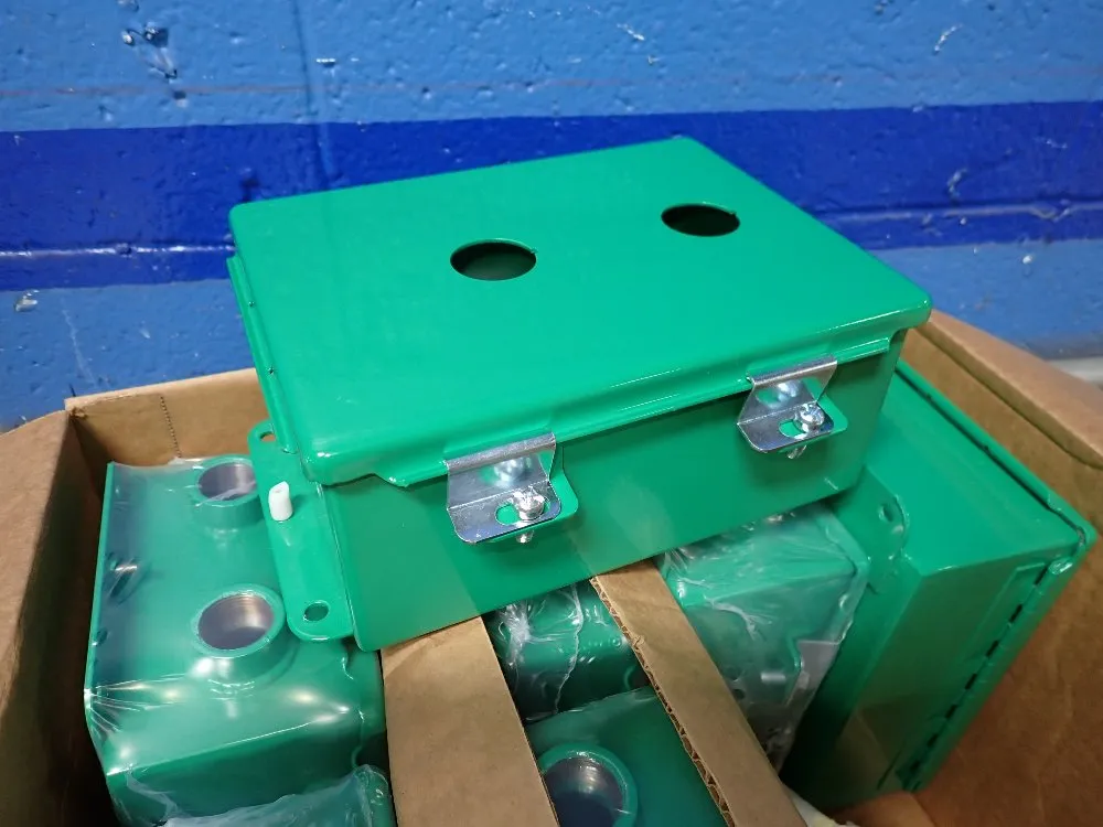 Nvent Aprox. 5 1/2" X 7 1/2" X 3" Electrical Enclosures - A806chnf