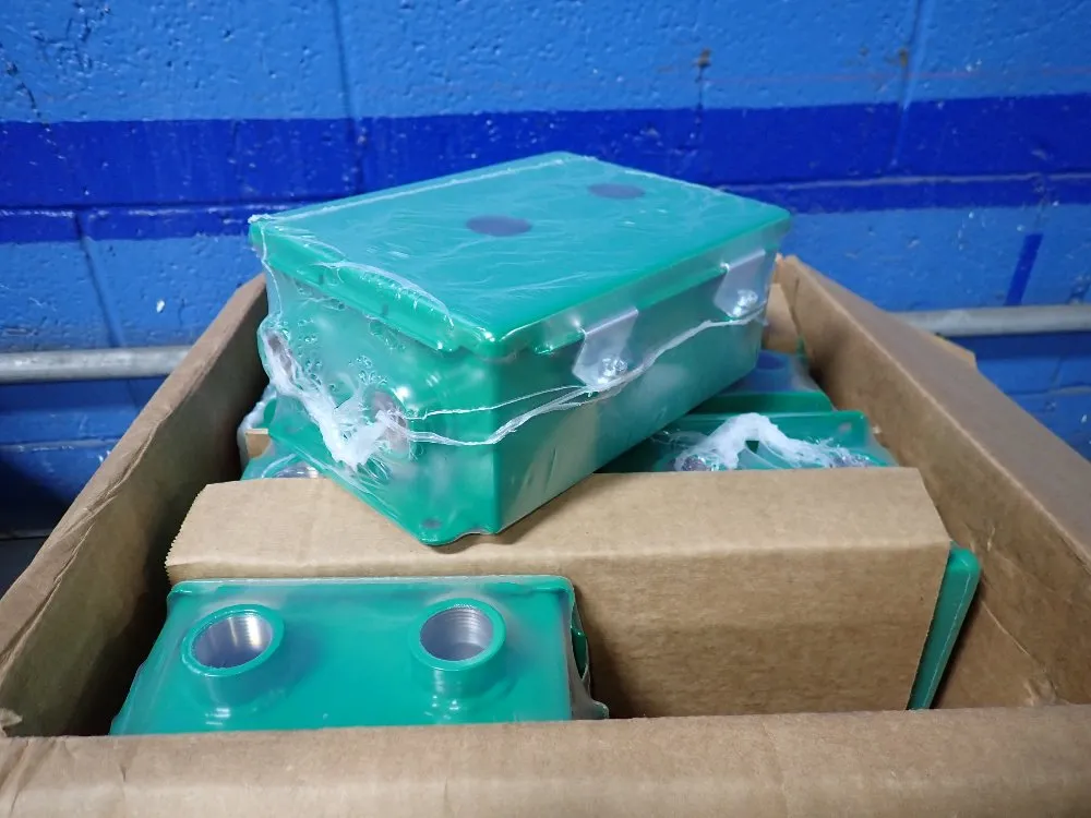 Nvent Aprox. 5 1/2" X 7 1/2" X 3" Electrical Enclosures - A806chnf