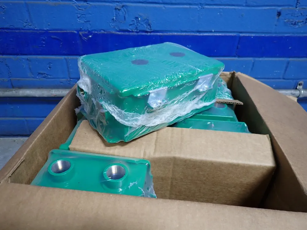 Nvent Aprox. 5 1/2" X 7 1/2" X 3" Electrical Enclosures - A806chnf