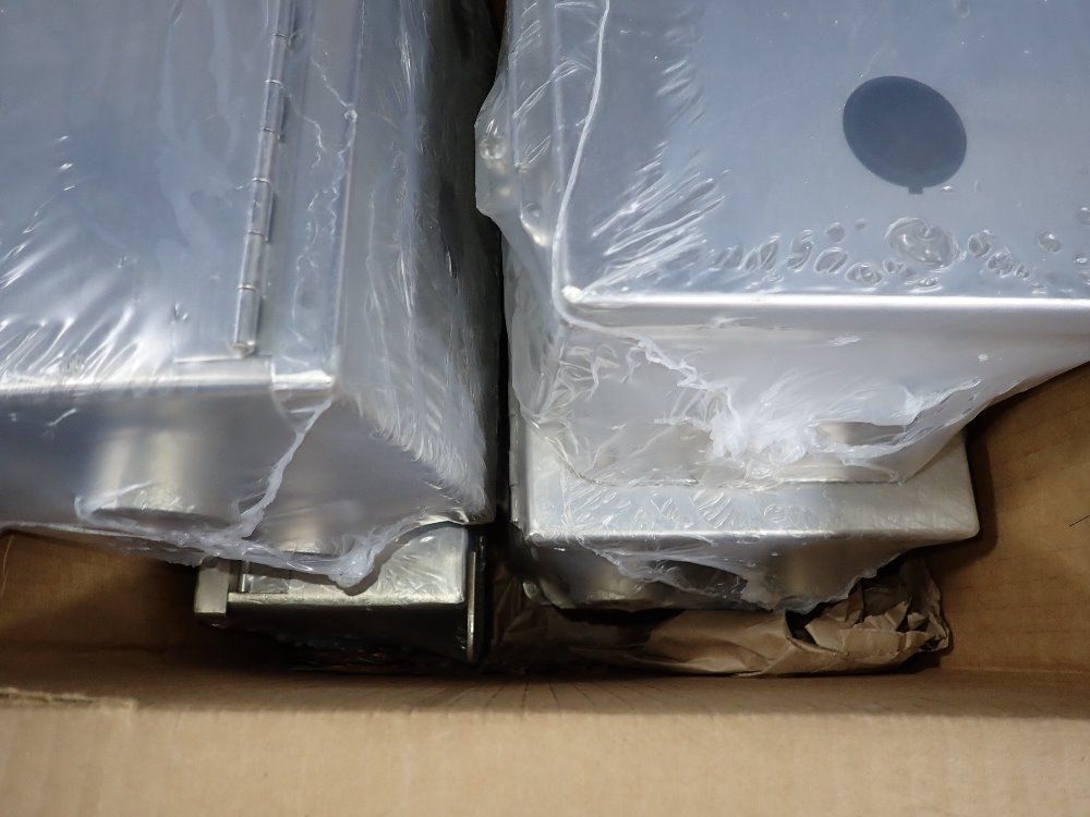 Nvent Aprox. 7 1/2" X 5 1/2" X 3 1/2" Electrical Enclosures