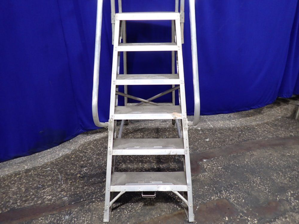 6 Steps / 500 Lbs Portable Stairs