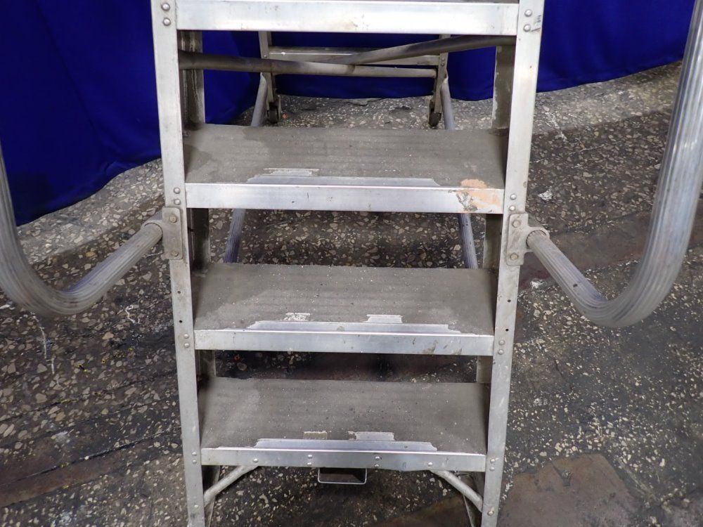 6 Steps / 500 Lbs Portable Stairs