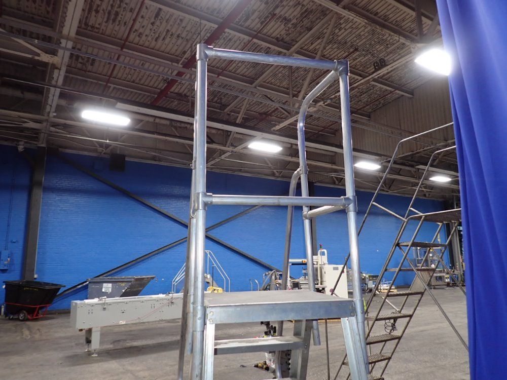 6 Steps / 500 Lbs Portable Stairs