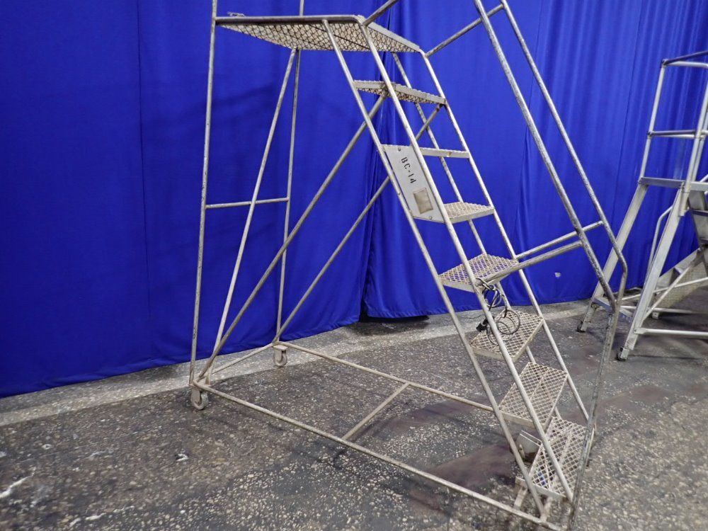 8 Steps Portable Stairs