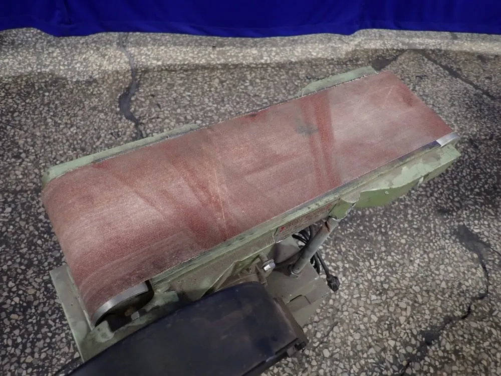 Central Machinery 6"x9" Belt & Disc Sander - T6852