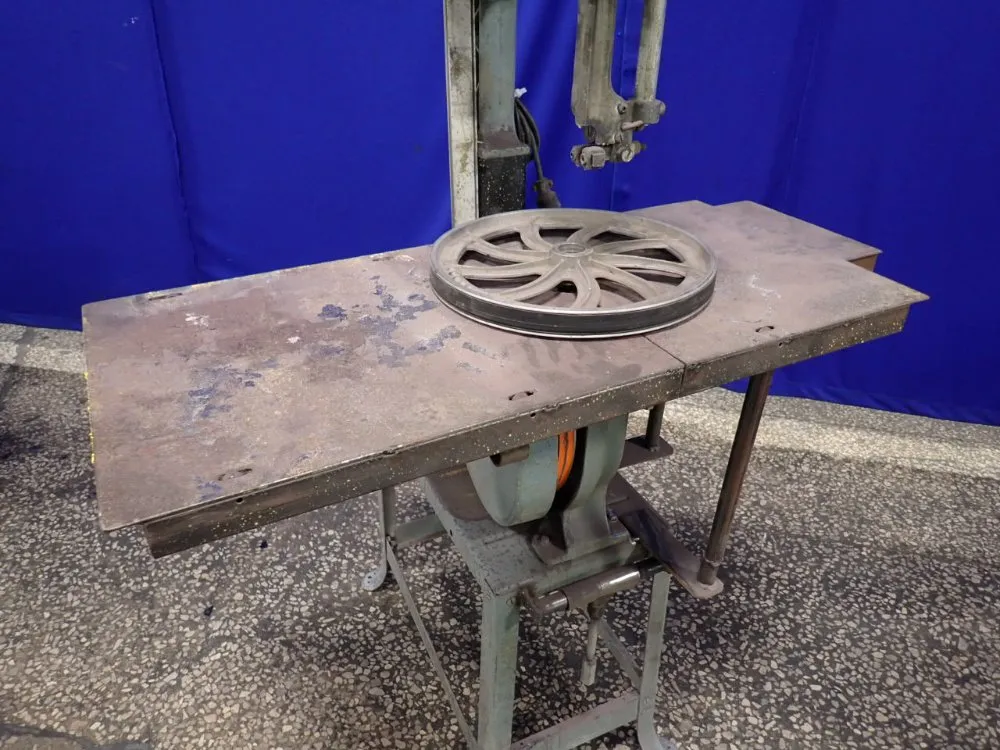 Delta 13 1/2" Vertical Band Saw - 88f34193