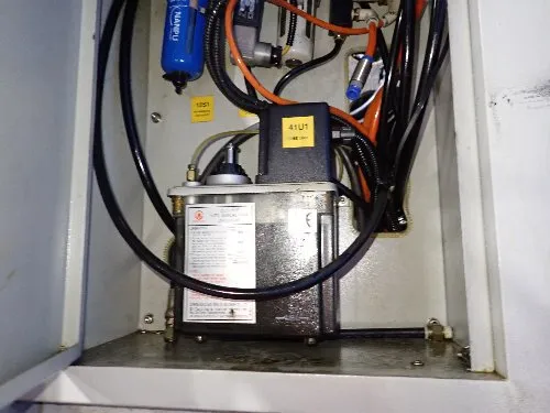 Hardinge/bridgeport 23 1/2" X 39 1/4" Cnc 5 Axis Vmc - Xr 760