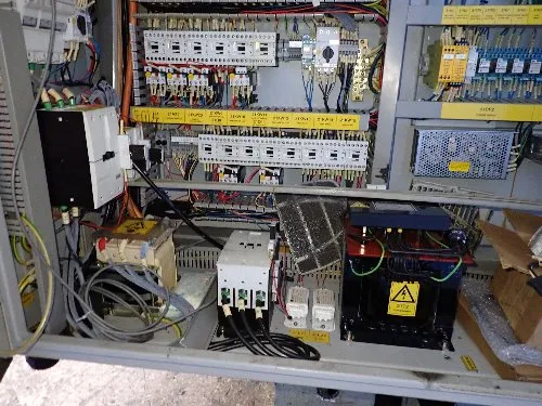 Hardinge/bridgeport 23 1/2" X 39 1/4" Cnc 5 Axis Vmc - Xr 760