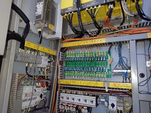 Hardinge/bridgeport 23 1/2" X 39 1/4" Cnc 5 Axis Vmc - Xr 760