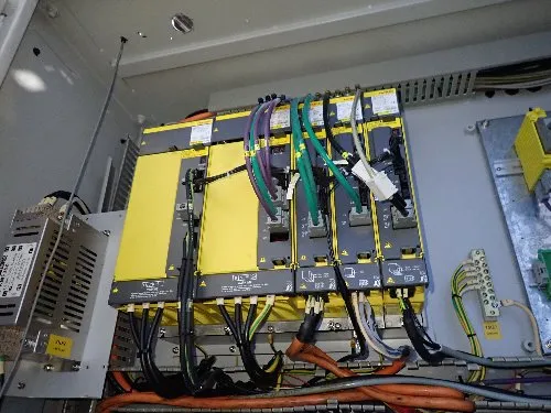 Hardinge/bridgeport 23 1/2" X 39 1/4" Cnc 5 Axis Vmc - Xr 760