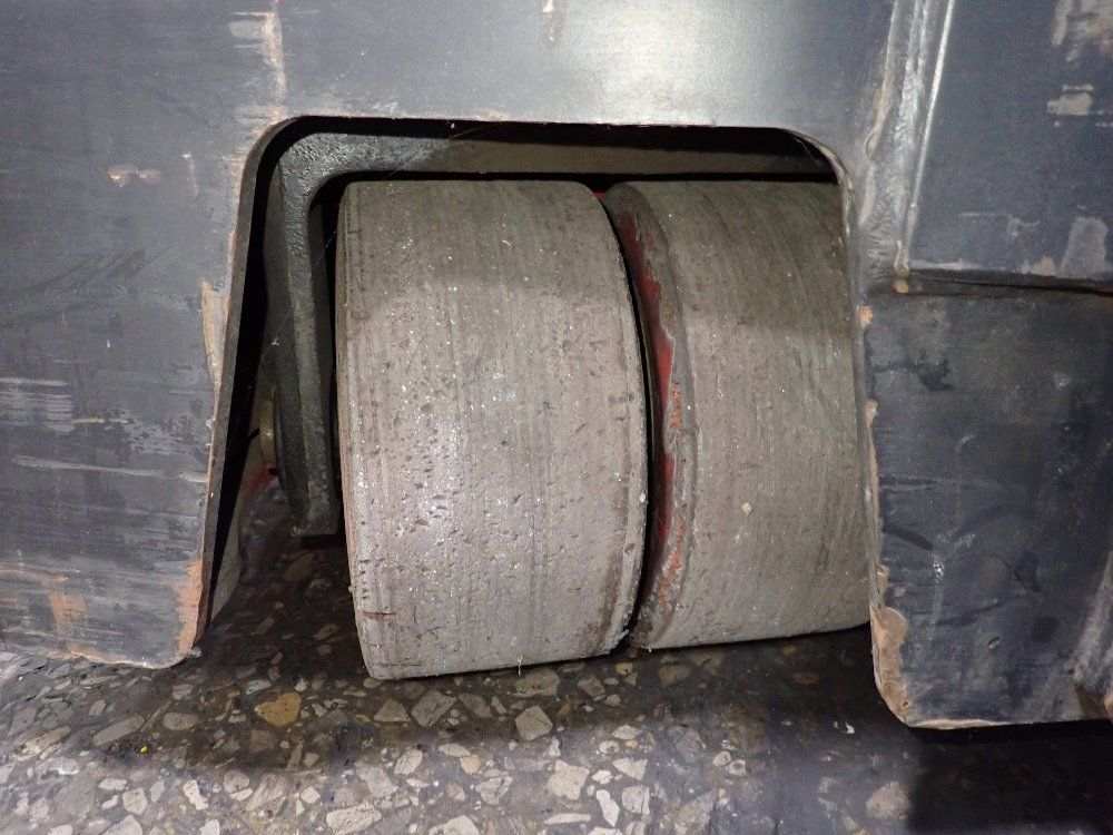 Raymond 3000 Lbs Standup Forklift - 425-c30tt