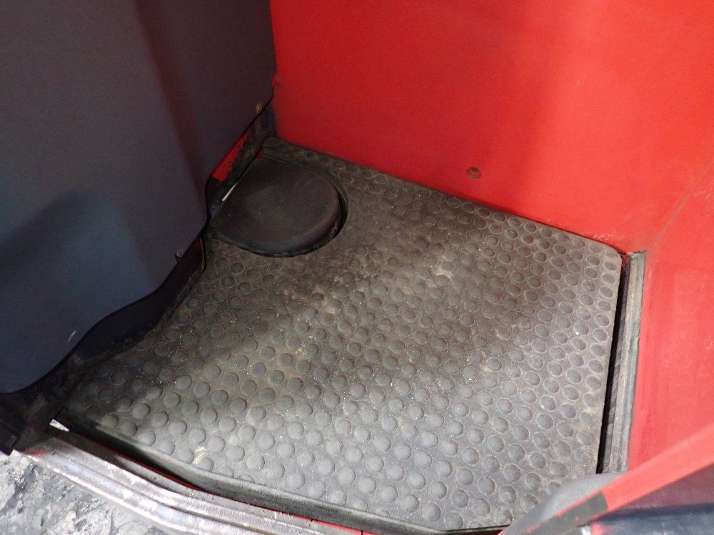 Raymond 3000 Lbs Standup Forklift - 425-c30tt