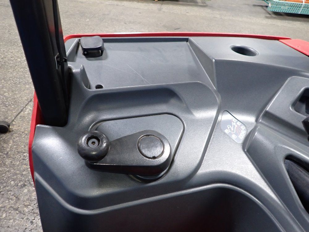 Raymond 3000 Lbs Standup Forklift - 425-c30tt