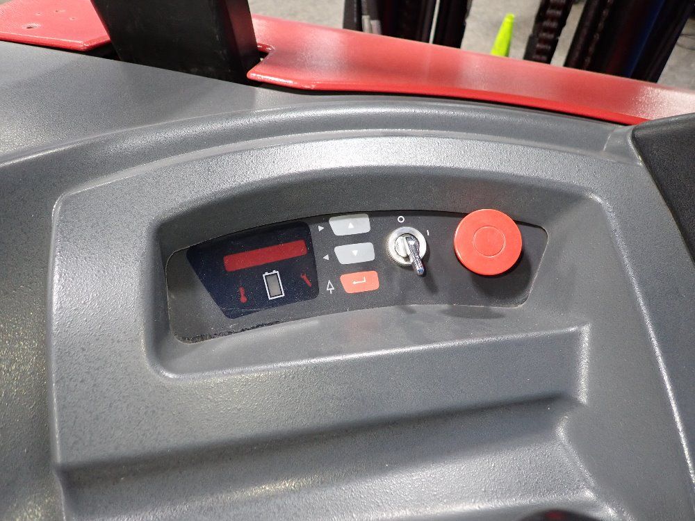 Raymond 3000 Lbs Standup Forklift - 425-c30tt