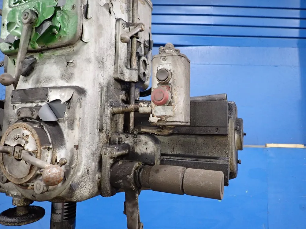 Cincinnati 3'3" X 8" Radial Arm Drill