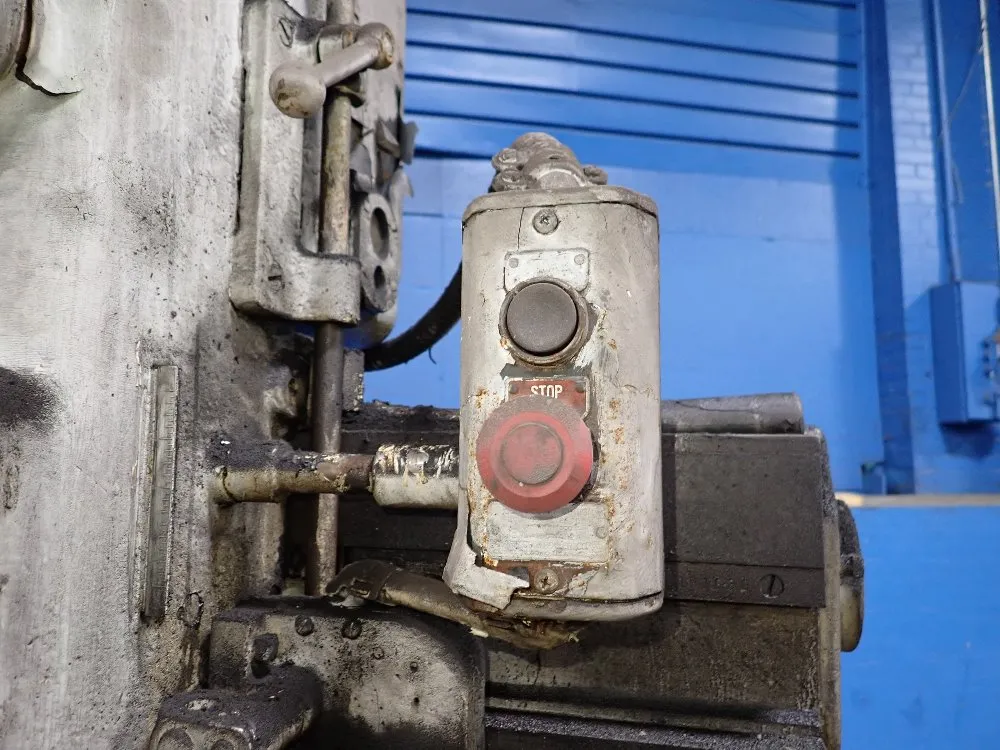 Cincinnati 3'3" X 8" Radial Arm Drill