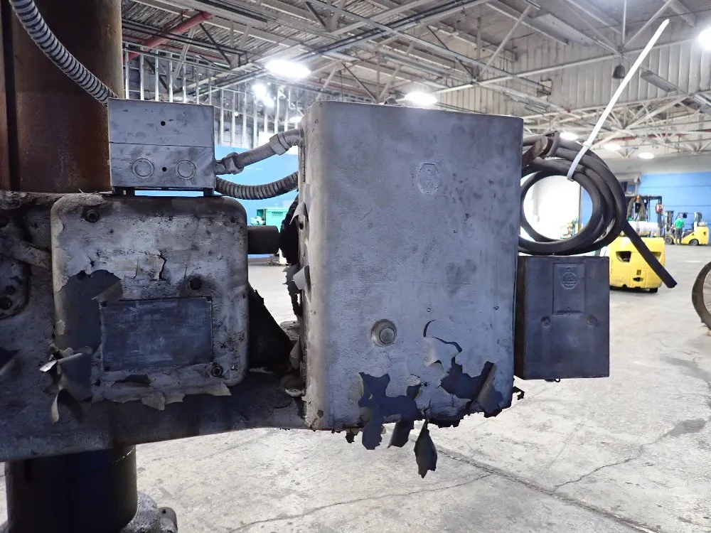 Cincinnati 3'3" X 8" Radial Arm Drill