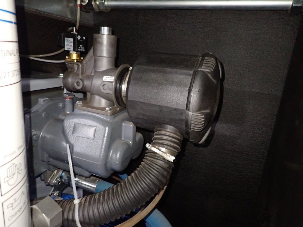 Quincy 22 Kw Air Compressor - Qgs 30