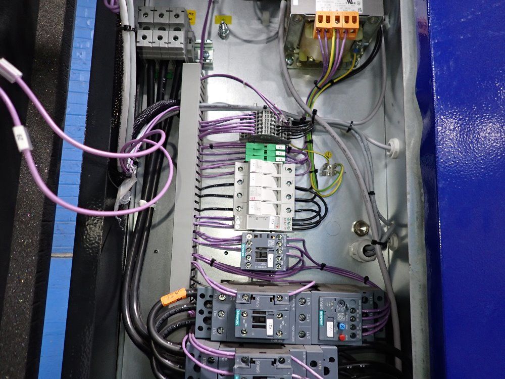 Quincy 22 Kw Air Compressor - Qgs30