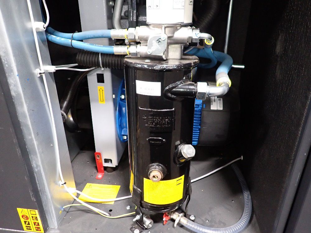 Quincy 22 Kw Air Compressor - Qgs30