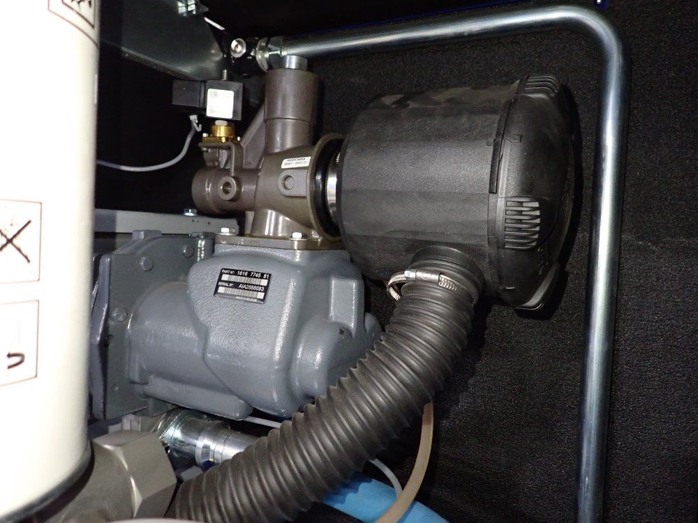 Quincy 22 Kw Air Compressor - Qgs30