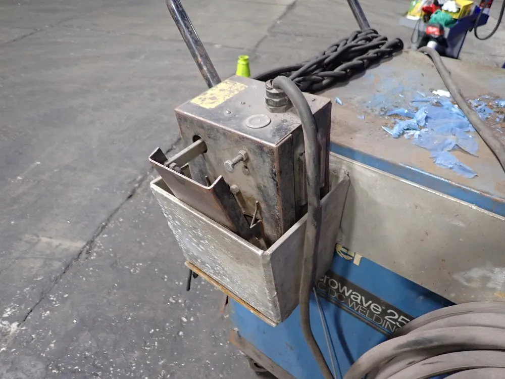 Miller 250 Amp Welder - Syncrowave 250