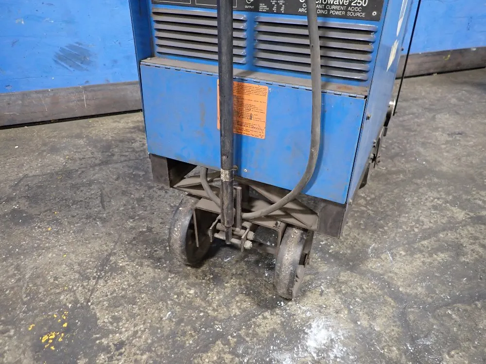 Miller 250 Amp Welder - Syncrowave 250