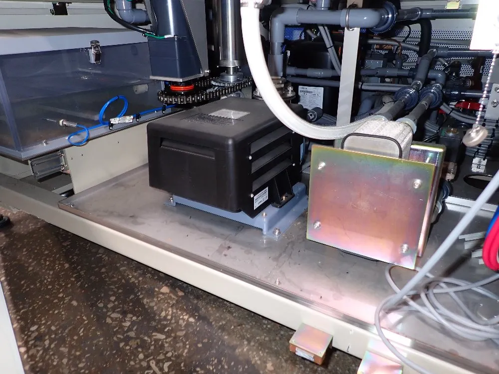 Iwaski Electric 29" X 36" X 26" Chamber Eye Super Xenon Tester - Xer-w75