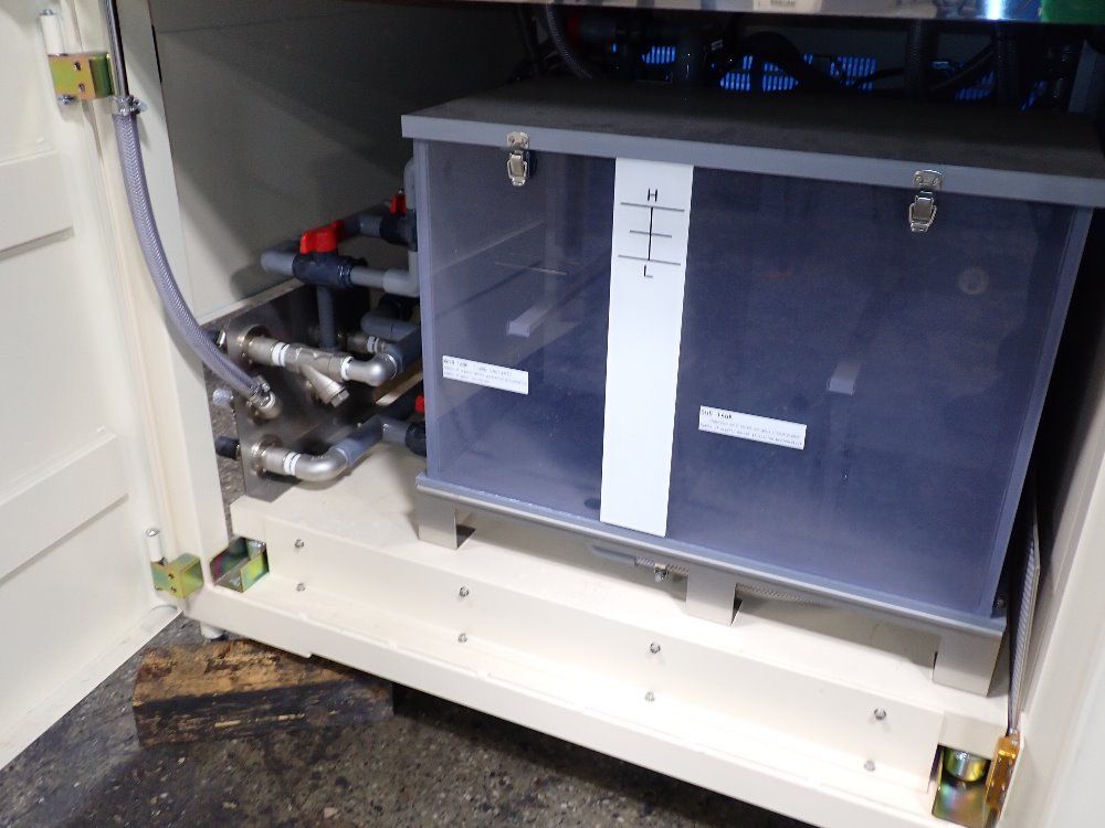 Iwaski Electric 28" X 12" X 10" Chamber Eye Super Uv Tester - Suv-w161