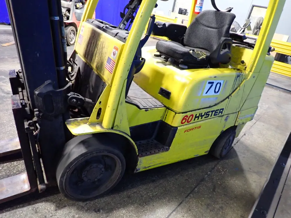 Hyster 5950 Lbs Propane Forklift - S60ft