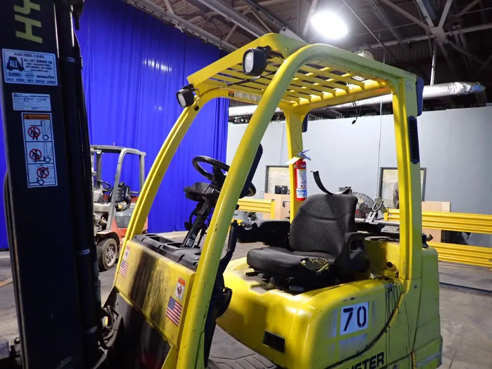 Hyster 5950 Lbs Propane Forklift - S60ft