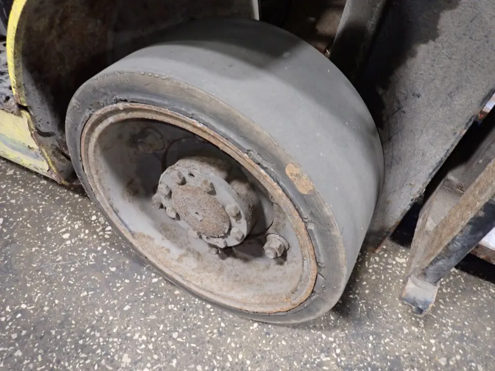 Hyster 5950 Lbs Propane Forklift - S60ft