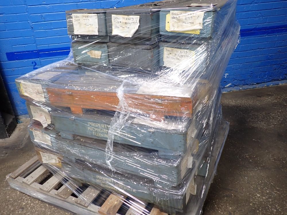  Wood Crates Whinged Lids