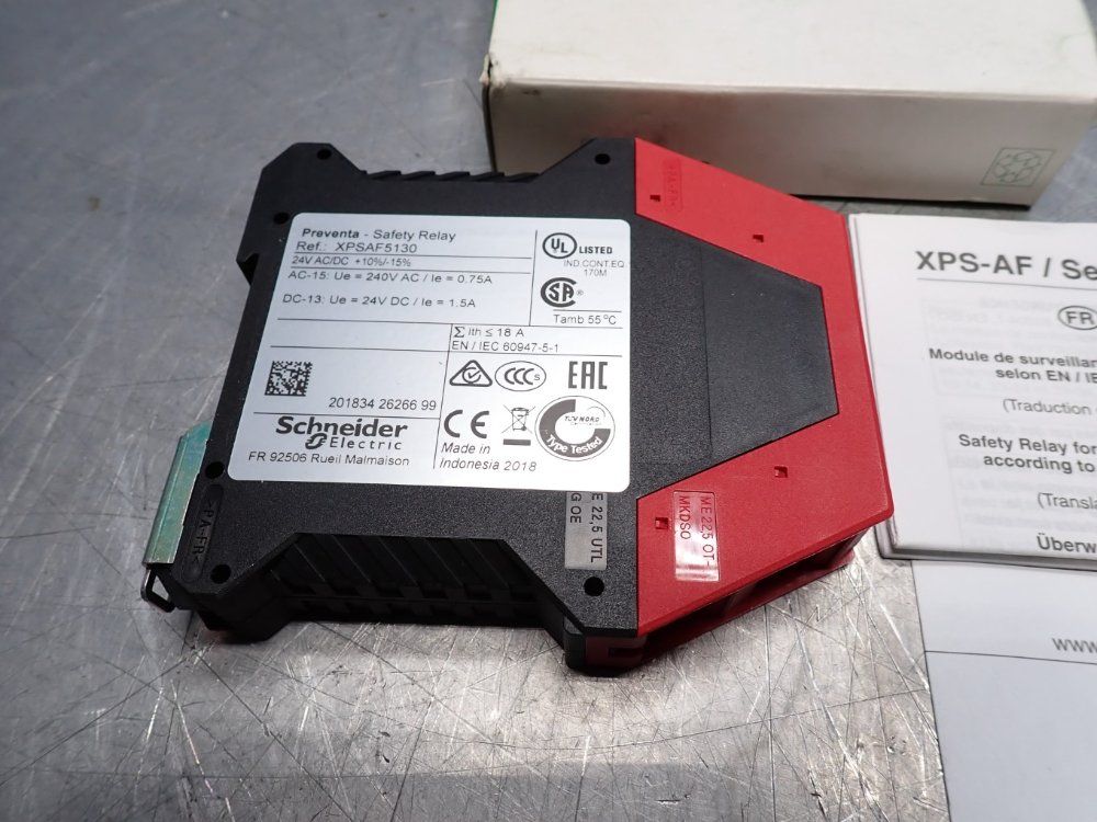 Schneider Electric Safety Relay