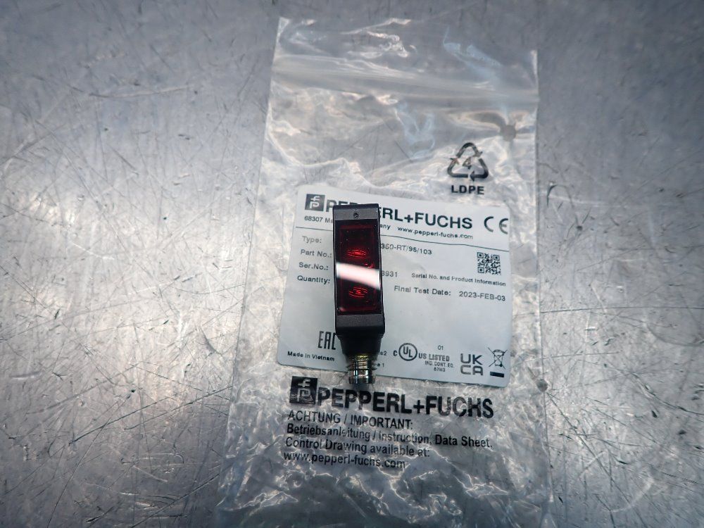 Pepperl+fuchs 5-350 Mm Detection Range, 10-30 Vdc Background Suppression Sensor - Ml100-8-h-350-rt/95/103