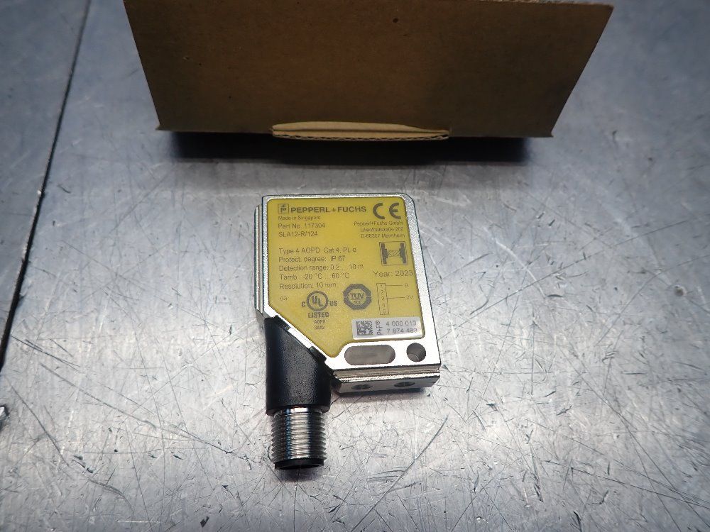 Pepperl+fuchs 10 Meter Detection Range Photoelectric Sensor - Sla12-r/124