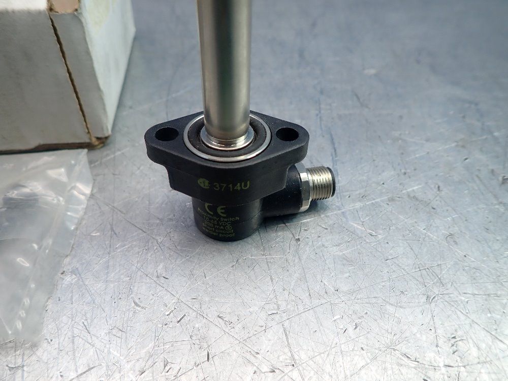 Turck 2mm Range, 10-65 Vdc, 2 Leds Inductive Cylinder Position Sensor - B12-crs524-ap4x2-h1141/s34