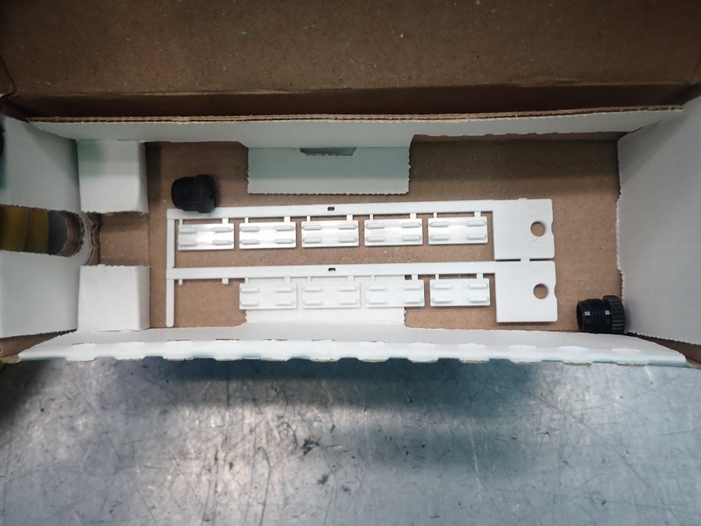 Turck 8 Port Junction Box W / Cable Home Run - 8mb12z-5-10