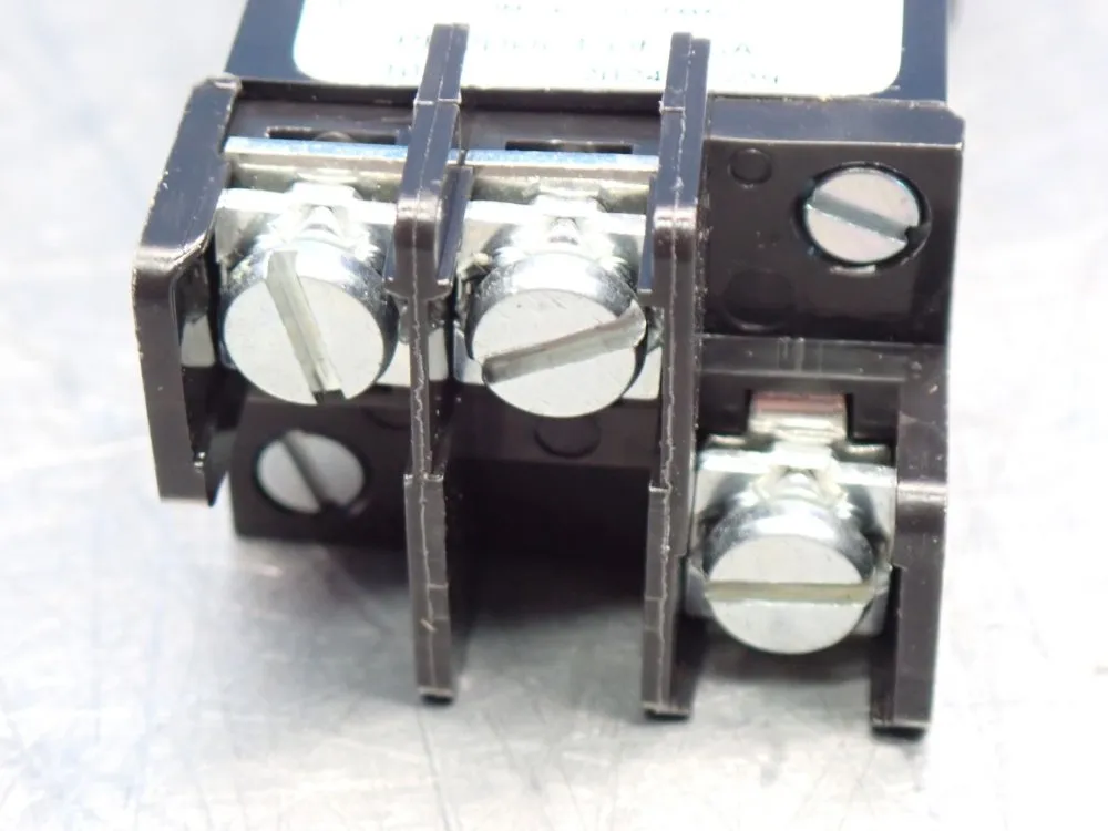 Allen Bradley Illuminated Push-pull Mushroom Head Push Button - 800t-qsth24r