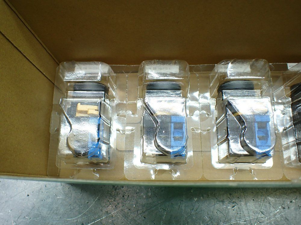 Omron Blue Pushbuttons Box Of 5 - A22nl-bnm-taa-g100-ac