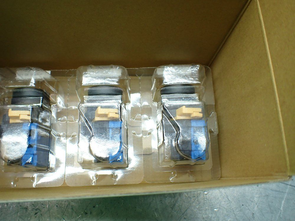 Omron Blue Pushbuttons Box Of 5 - A22nl-bnm-taa-g100-ac