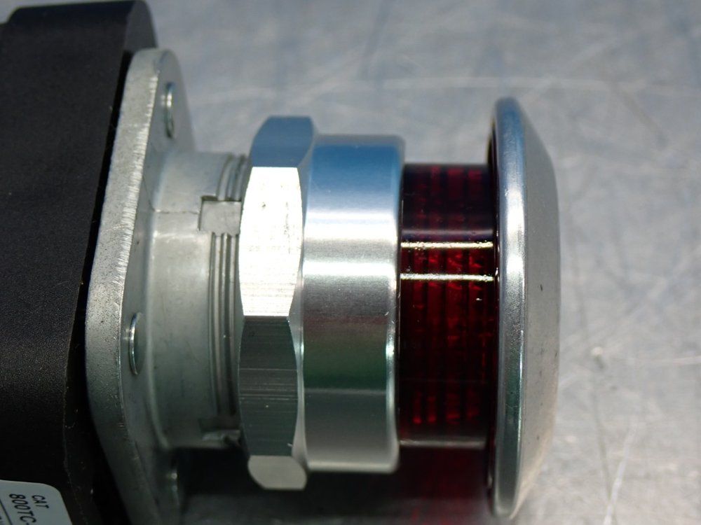 Allen Bradley 30mm Illuminated Push Button - 800tc-fxqh2r