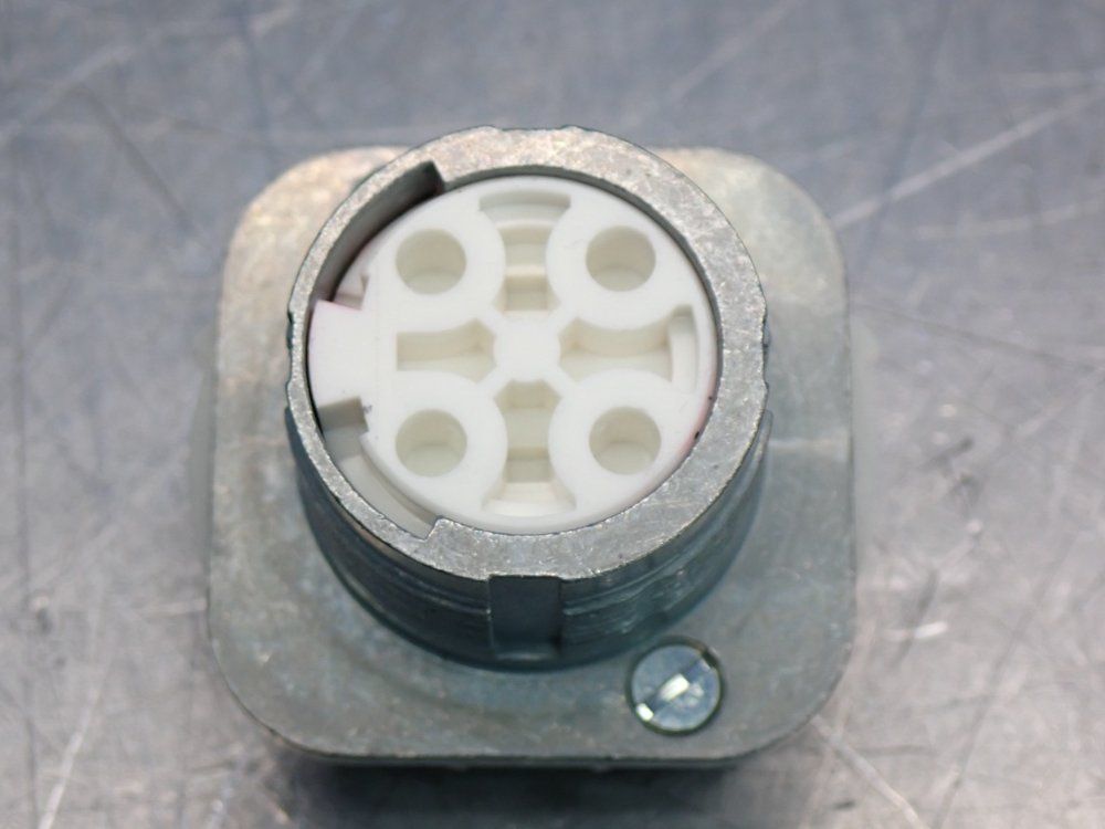 Allen Bradley 30mm 3-position Selector Switch - 800t-j2kc1