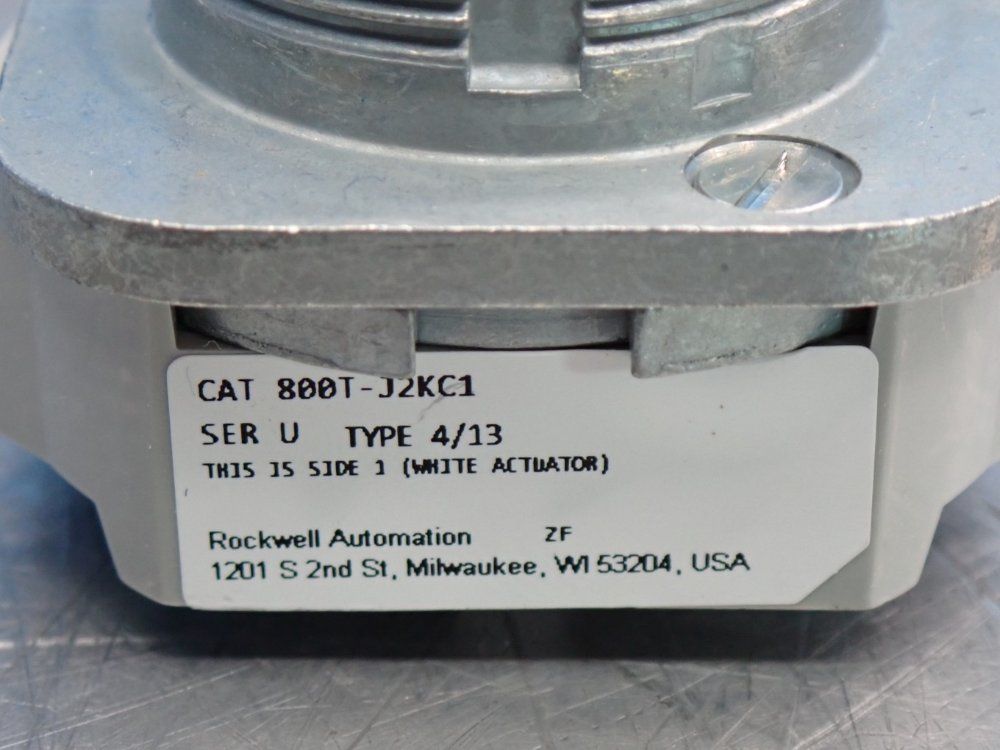 Allen Bradley 30mm 3-position Selector Switch - 800t-j2kc1