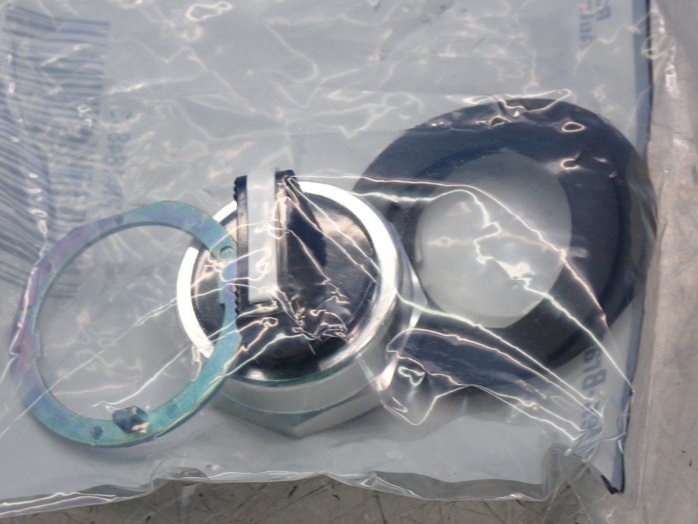 Allen Bradley 30mm 3-position Selector Switch - 800t-j2kc1