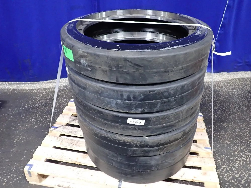 Roadtec 30x5.91 Asphalt Paver Wheel Drive - Rt14 / 201329-01