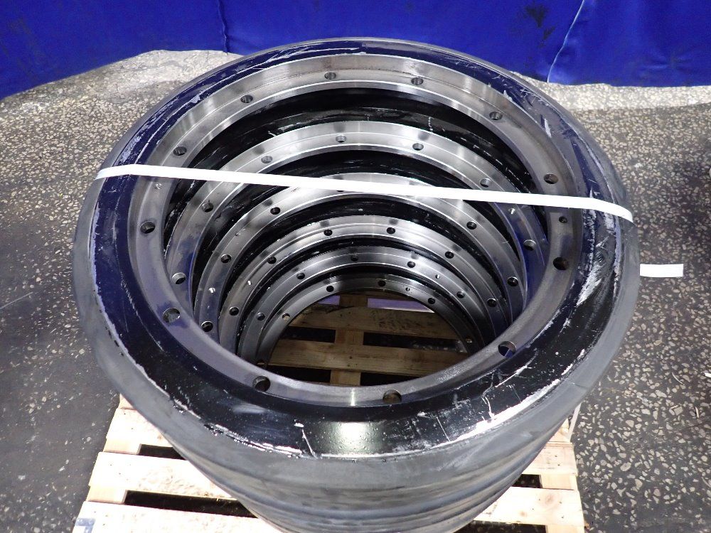 Roadtec 30x5.91 Asphalt Paver Wheel Drive - Rt14 / 201329-01