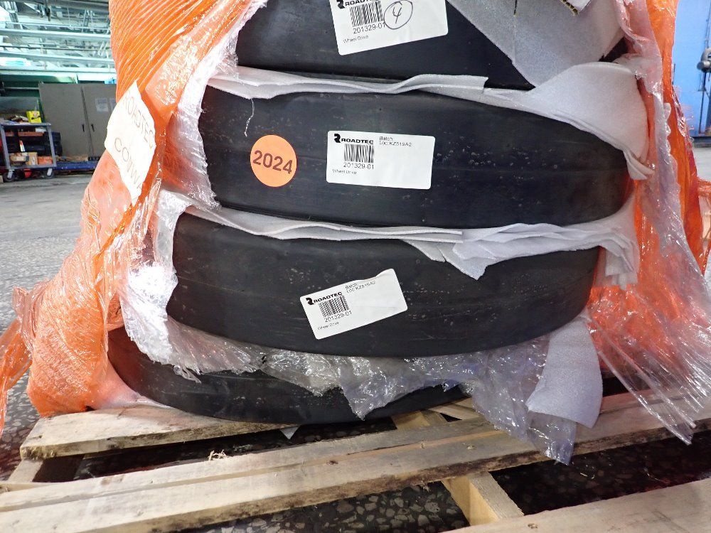 Roadtec 30x5.91 Asphalt Paver Wheel Drive - Rt14 / 201329-01