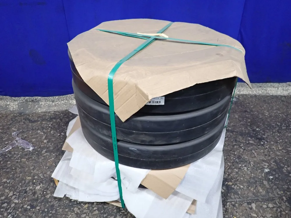 Roadtec 30x5.91 Asphalt Paver Wheel Drive - Rt14 / 201329-01