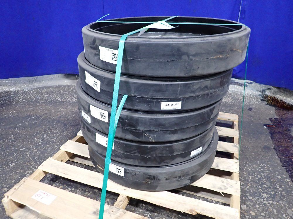 Roadtec 30x5.91 Asphalt Paver Wheel Drive - Rt14 / 201329-01